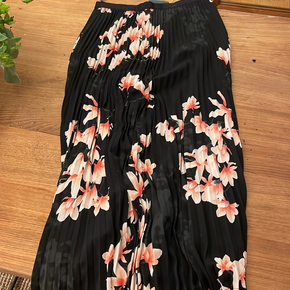 Babaton pleated skirt
